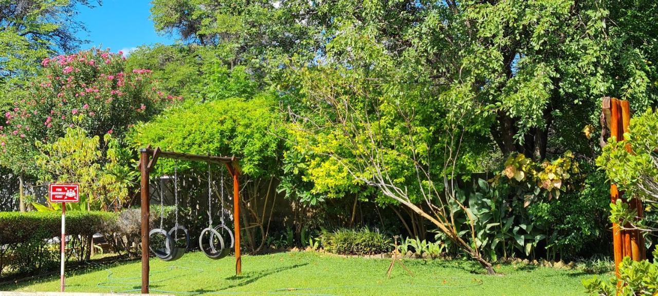 Thamalakane Guest House Maun Exterior photo