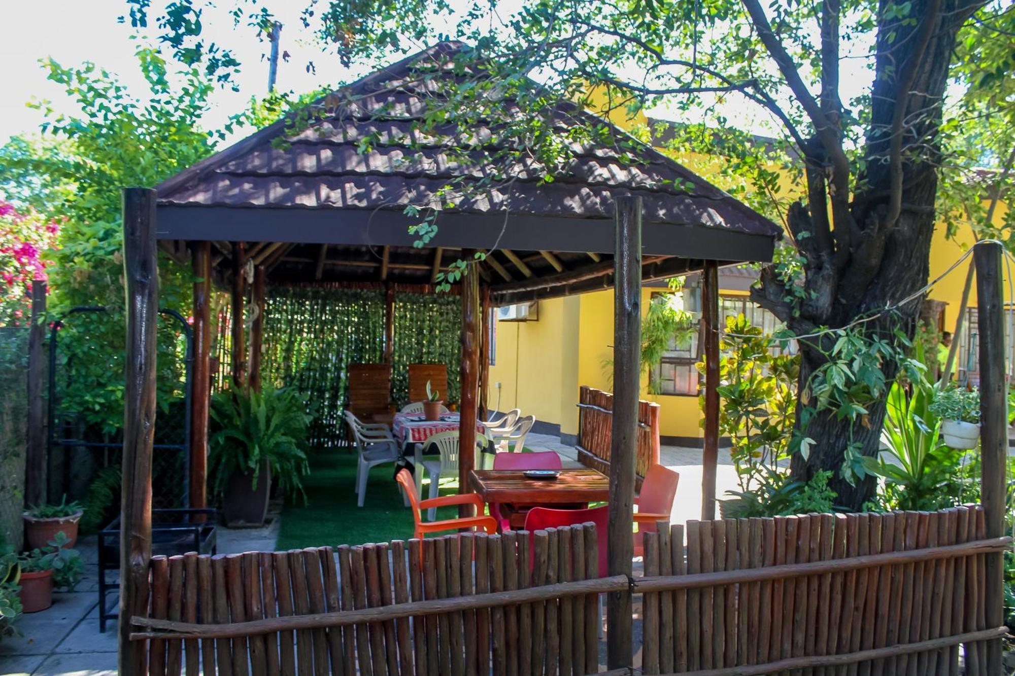 Thamalakane Guest House Maun Exterior photo